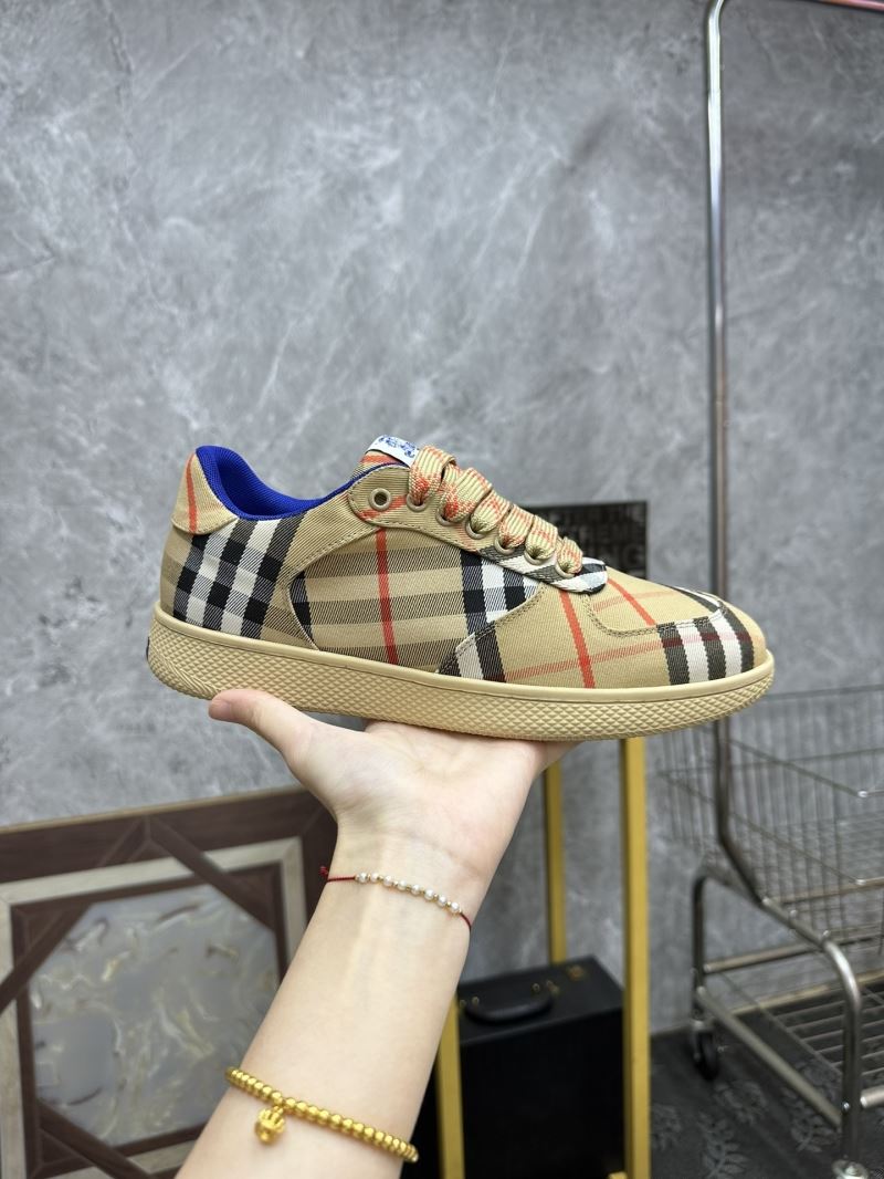 Burberry Low Shoes